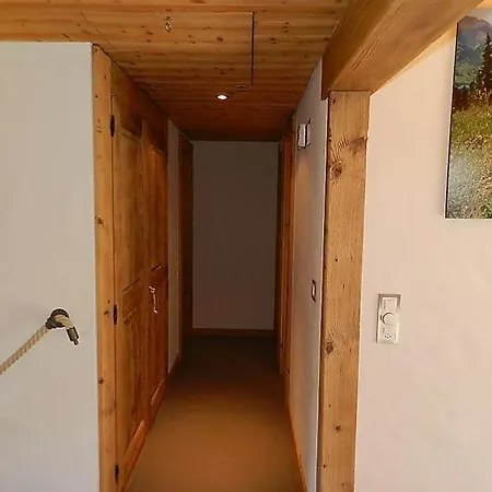 Sleeps 7 Wifi Apartment *